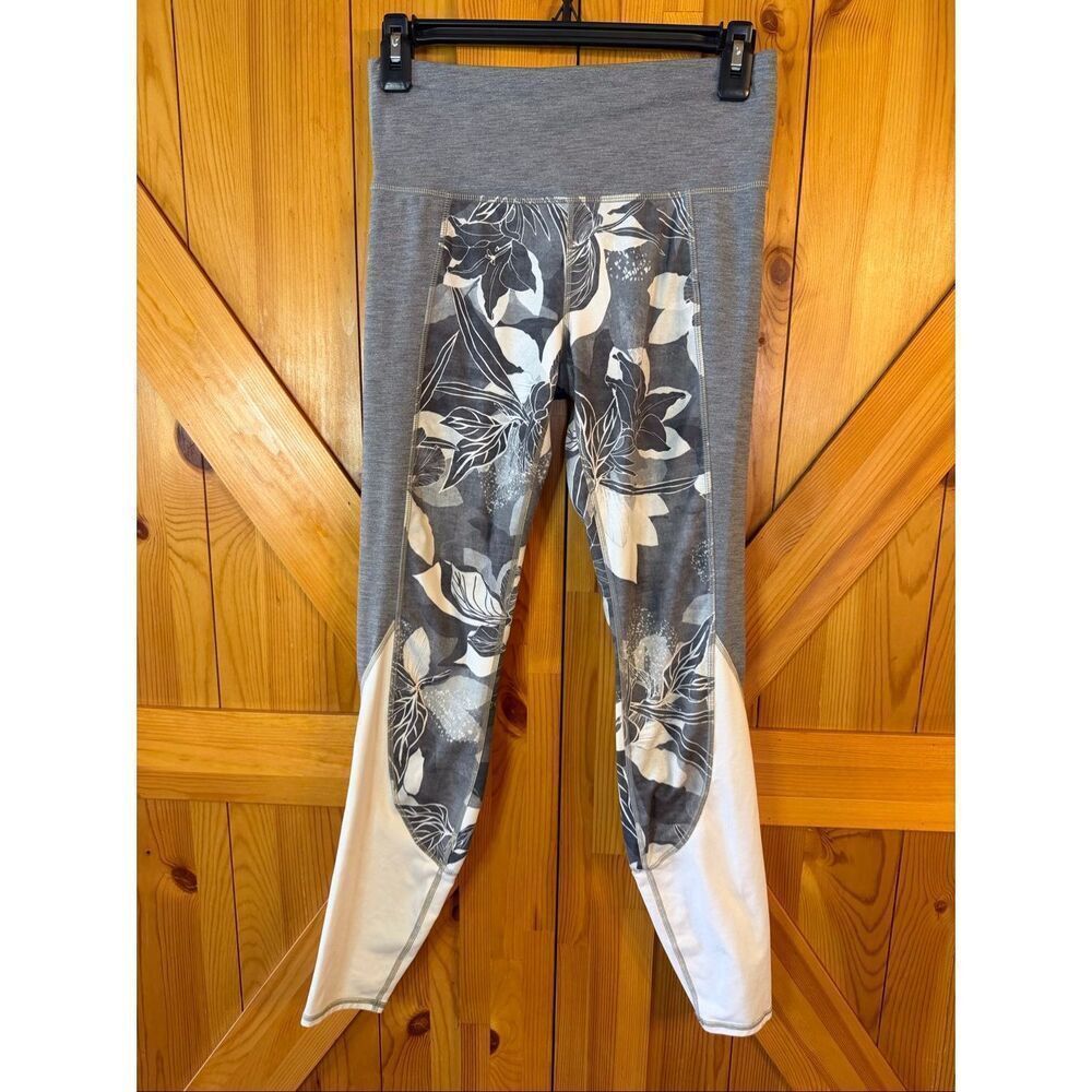 Athleta Women’s High Rise Gray Tropical Flow Chaturanga Leggings Size Small (721